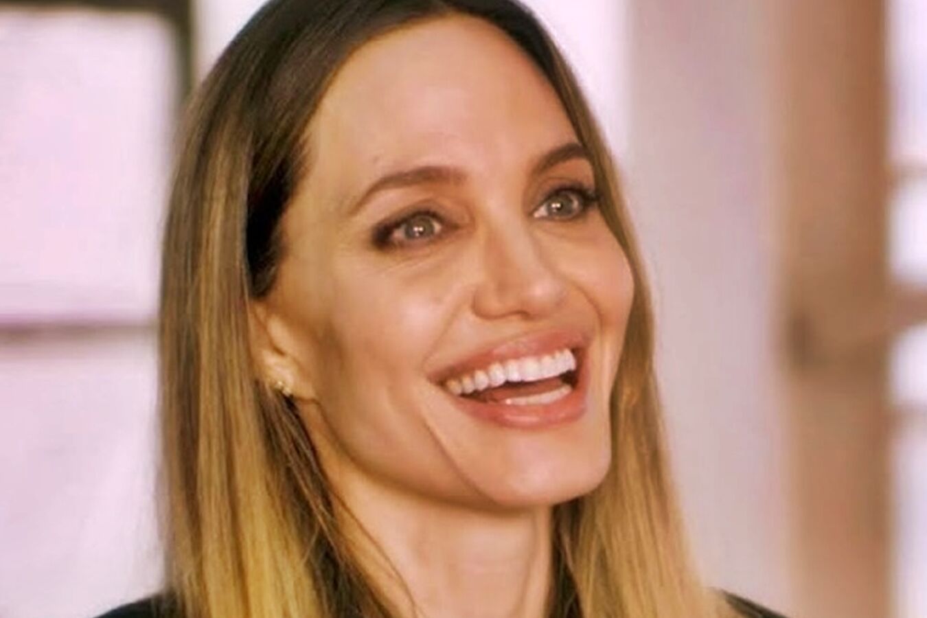 Angelina Jolie - Foto: Reprodução / YouTube