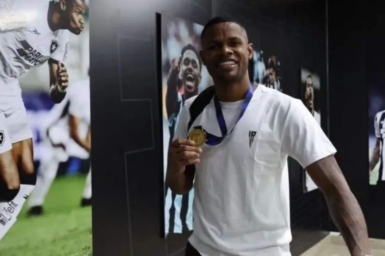 Botafogo embarca para Doha em busca da Copa Intercontinental após título do Brasileirão