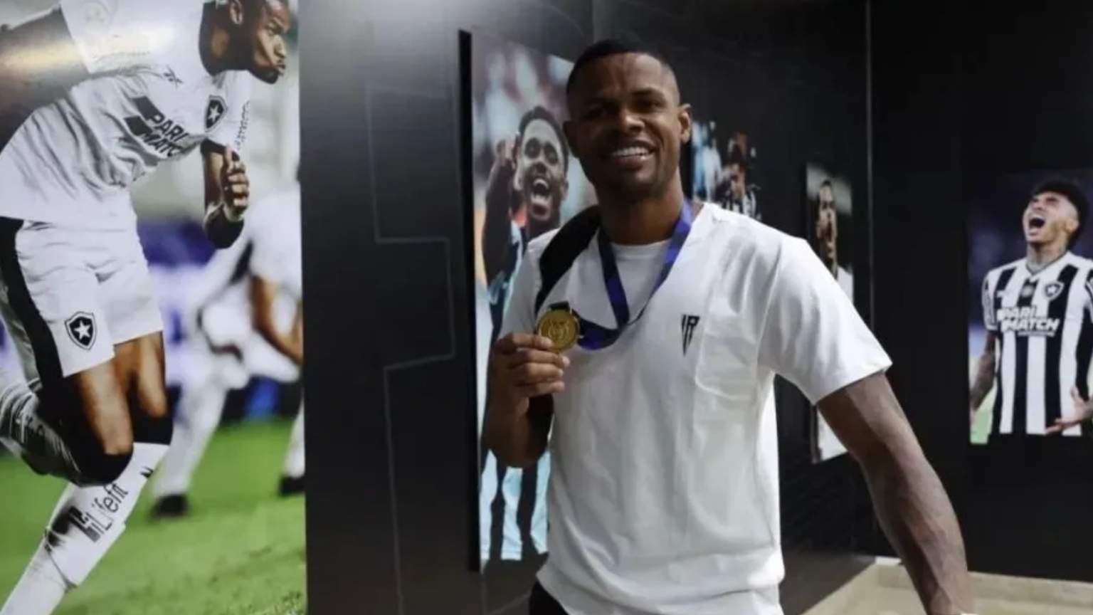 Botafogo embarca para Doha em busca da Copa Intercontinental após título do Brasileirão