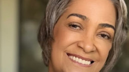 Influenciadora Fernanda Britto falece aos 64 anos após complicações de AVC
