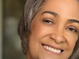 Influenciadora Fernanda Britto falece aos 64 anos após complicações de AVC