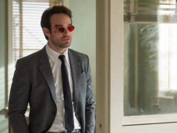 Charlie Cox diz que nova série do Demolidor é tão sombria quanto a original