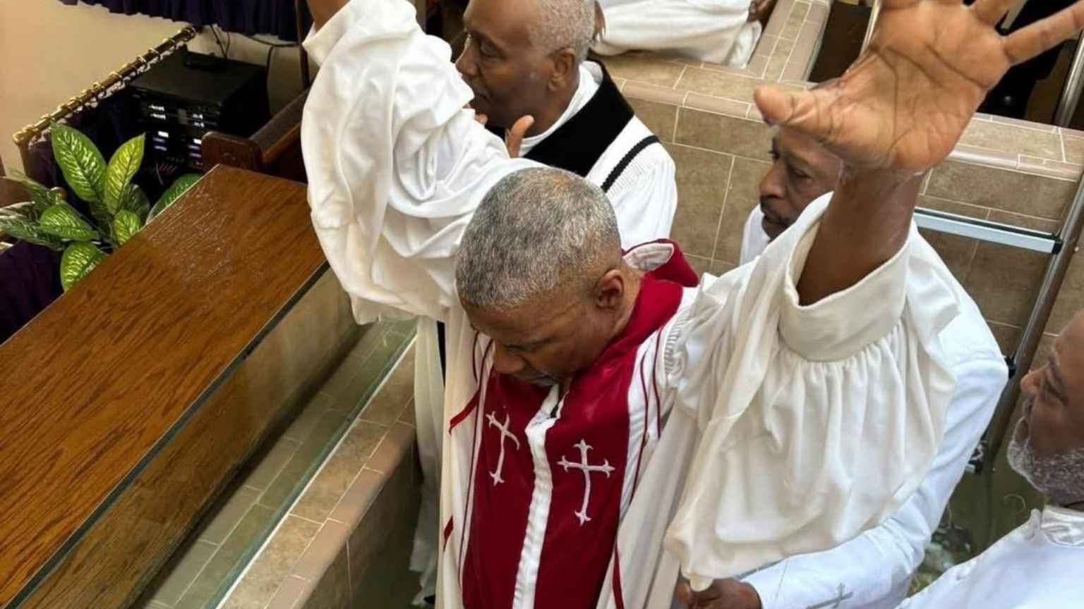 Denzel Washington surpreende ao revelar batismo e compromisso com a fé