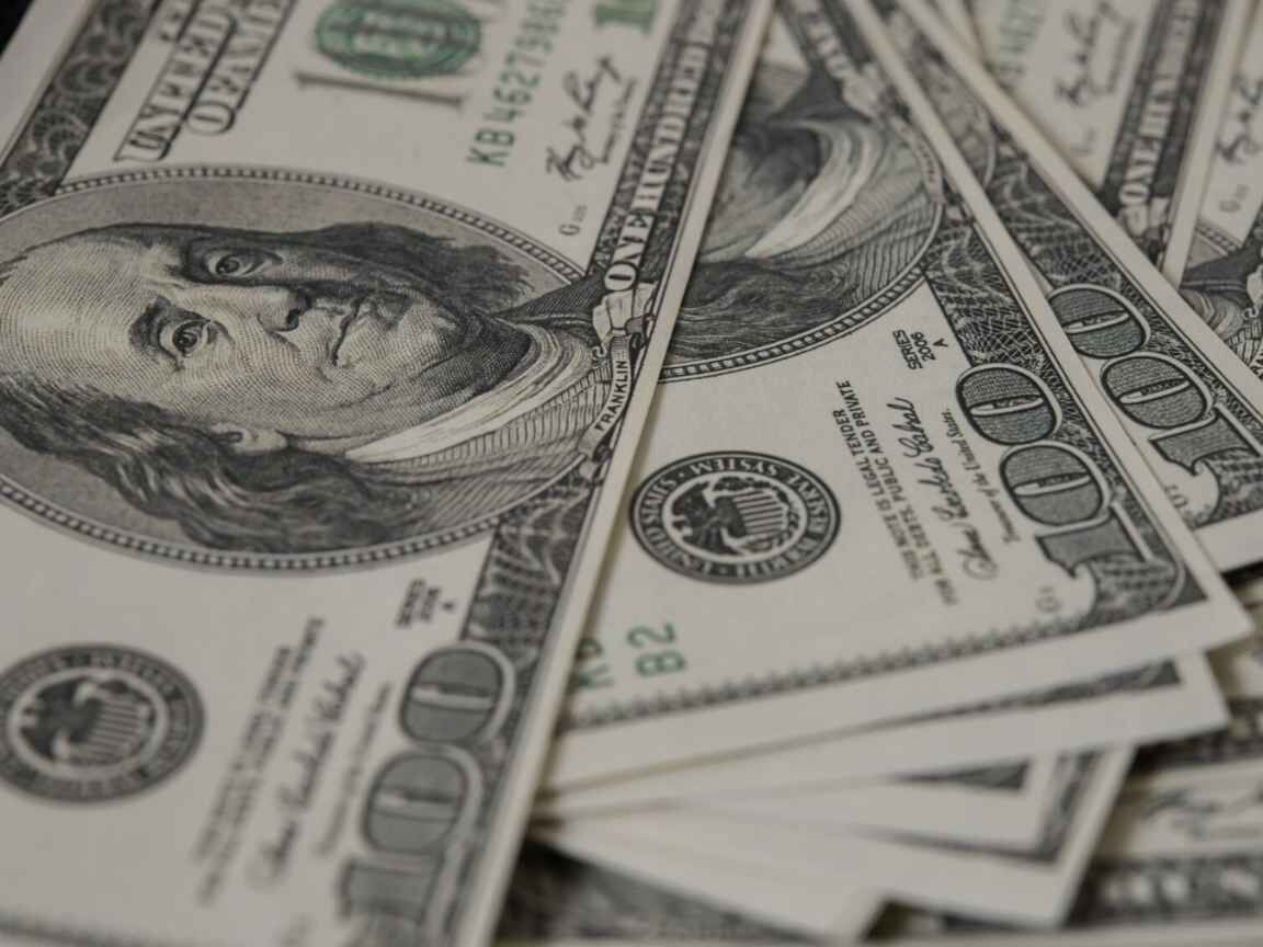 Dólar supera marca de R$ 6,20 e tendência é subir