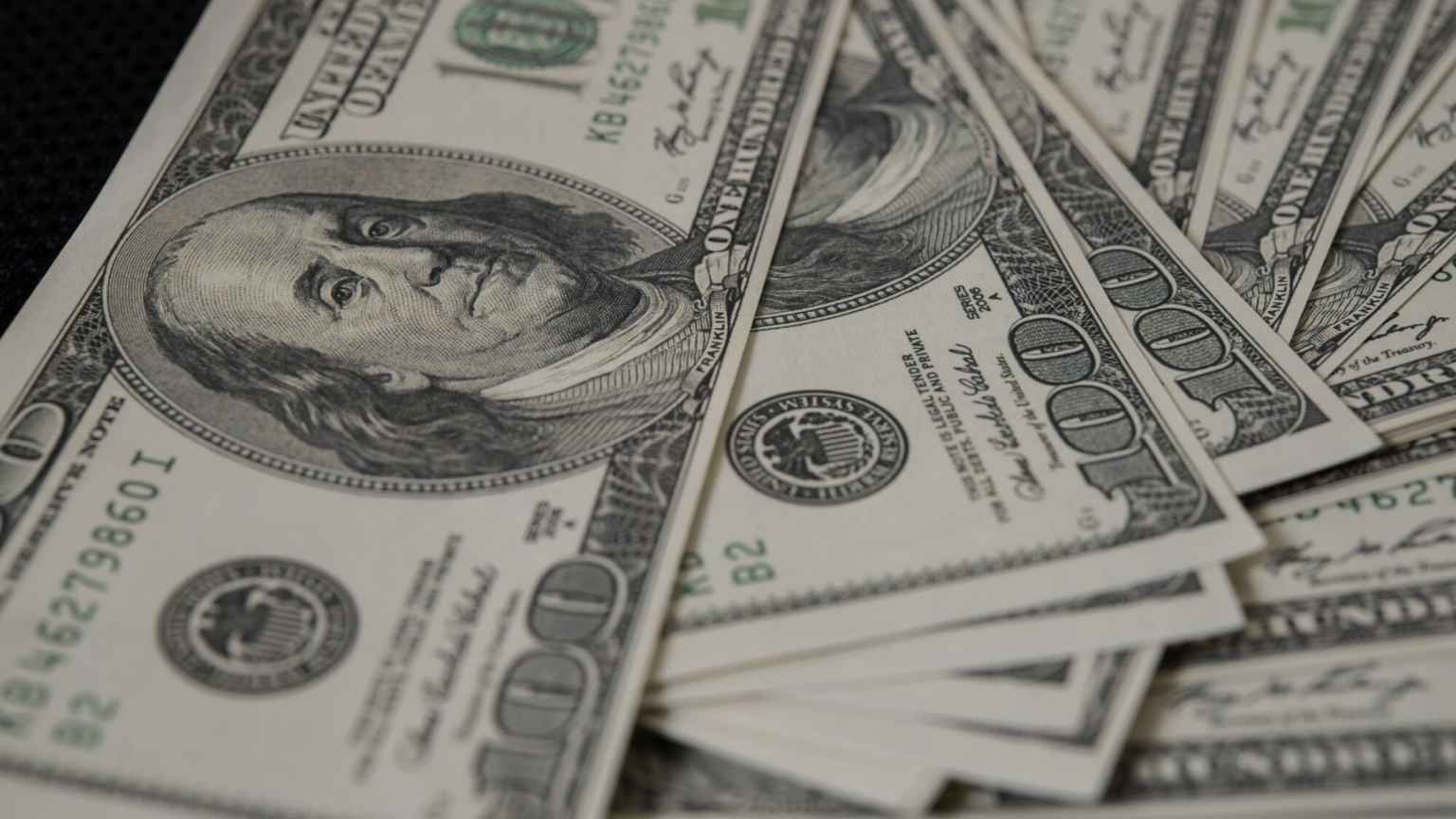 Dólar supera marca de R$ 6,20 e tendência é subir
