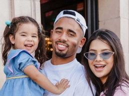 Gabriel Jesus e Raiane Lima anunciam gravidez do segundo filho em post emocionante