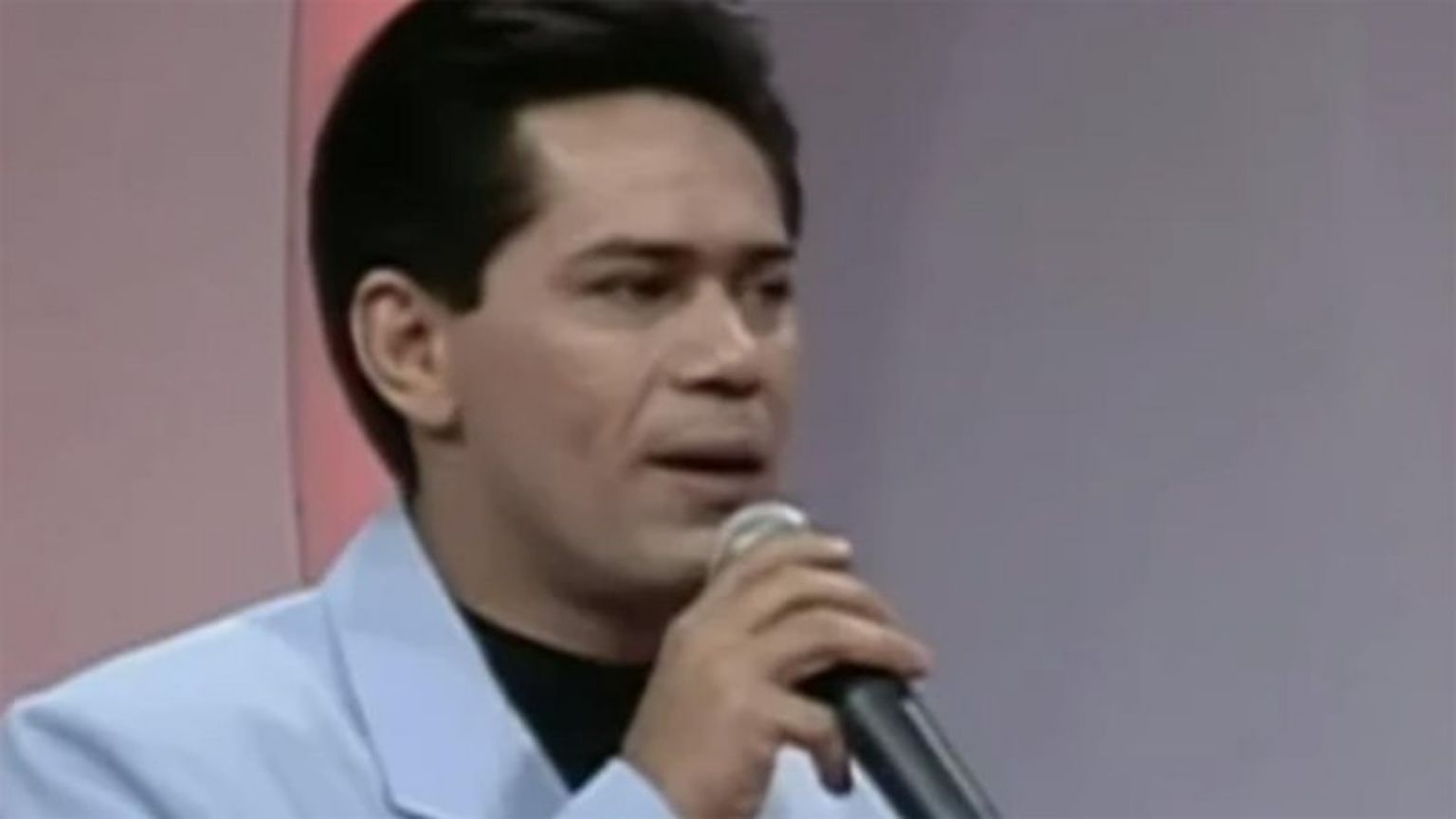 Resultado de DNA descarta homem que se dizia filho do cantor Leandro