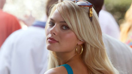 Margot Robbie diz que nu frontal de O Lobo de Wall Street foi sua própria ideia