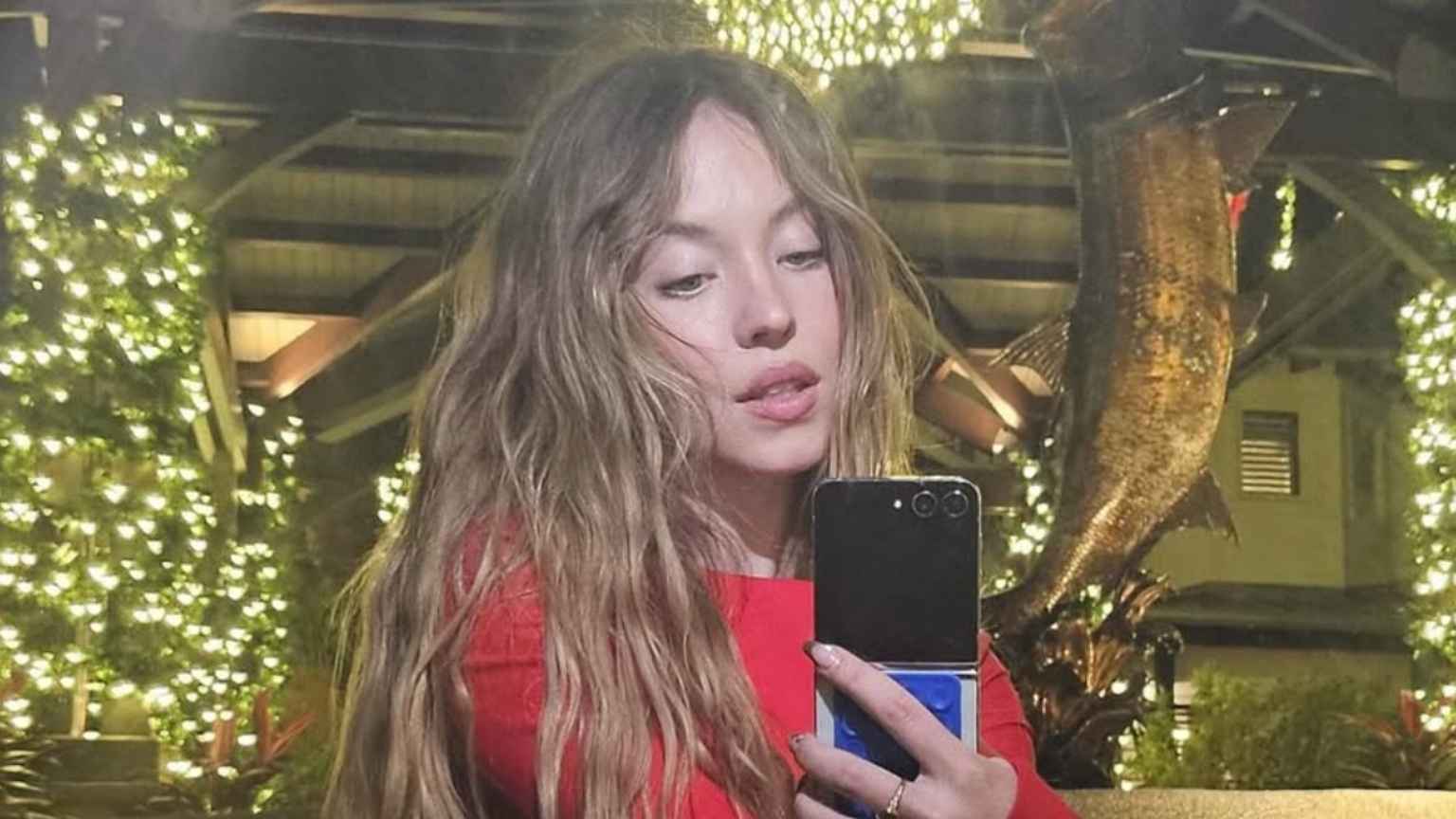 Após ser fotografada relaxando, Sydney Sweeney é chamada de 'gorda'
