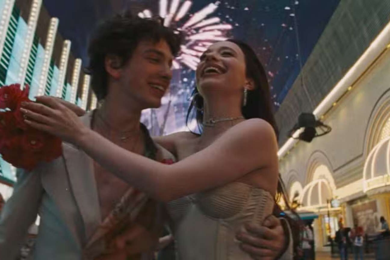 Anora vence a disputa pelo Globo de Ouro de Melhor Filme de Comédia