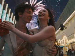 Anora vence a disputa pelo Globo de Ouro de Melhor Filme de Comédia