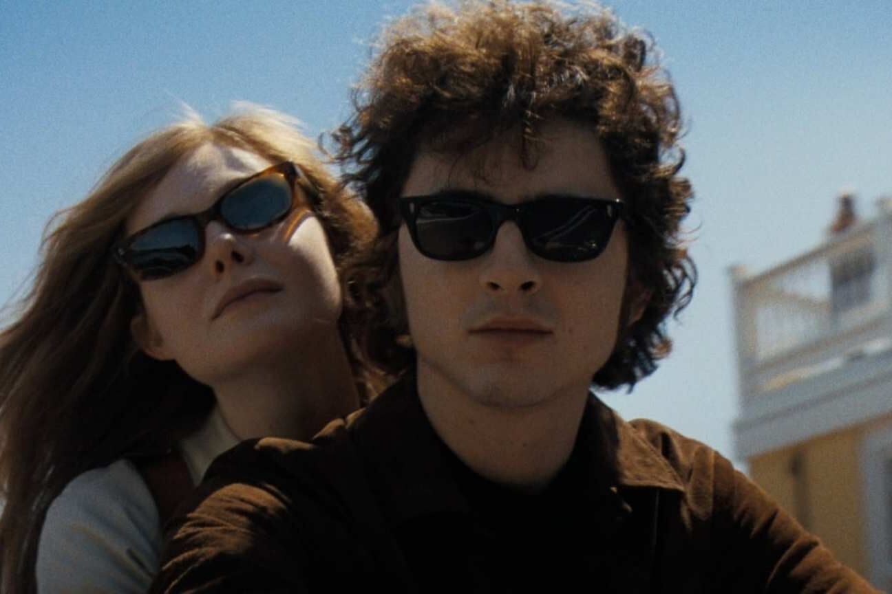 Timothée Chalamet revela multa por uso de bicicleta elétrica durante turnê de imprensa de 