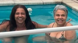 Claudia Rodrigues curte dia de piscina ao lado de Adriane Bonato e amigos
