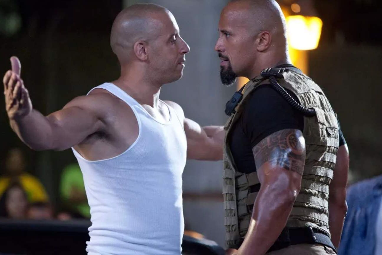 Vin Diesel e Dwayne Johnson selam paz em momento inusitado no Globo de Ouro de 2025