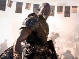 Djimon Hounsou, ator de Gladiador, diz que sofre com dificuldades financeiras: 'racismo sistêmico em Hollywood'