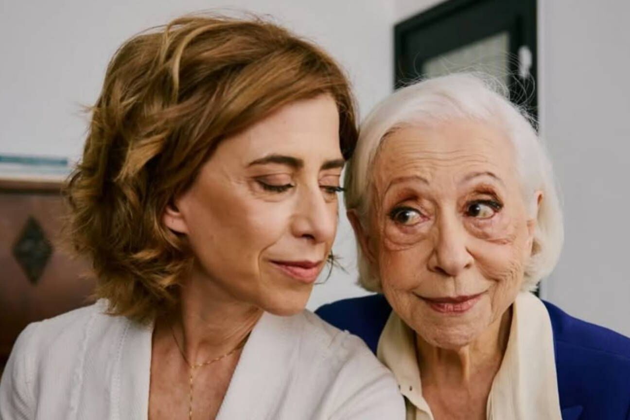 Fernanda Torres dedica Globo de Ouro de Melhor Atriz a Fernanda Montenegro, sua mãe