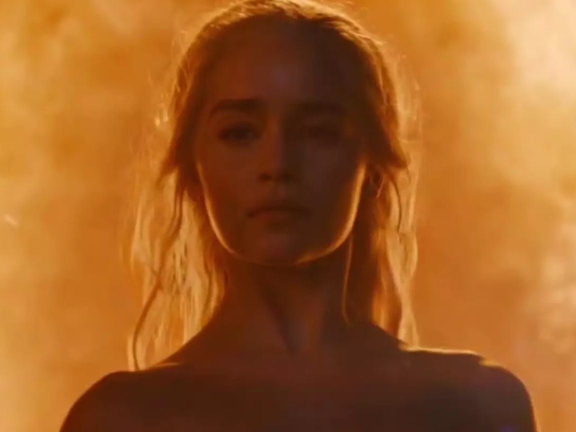 Emilia Clarke revela por que escolheu não usar dublê de corpo em cena de