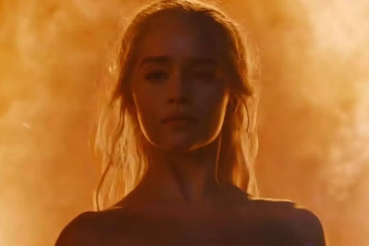 Emilia Clarke revela por que escolheu não usar dublê de corpo em cena de 