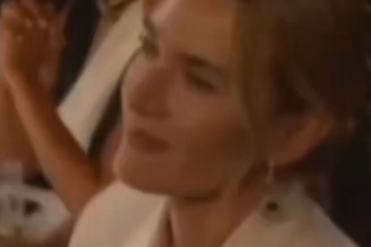 Reação de Kate Winslet à vitória de Fernanda Torres no Globo de Ouro viraliza; veja