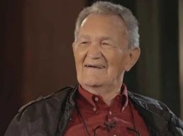 Morre Léo Batista, ícone do jornalismo esportivo brasileiro, aos 92 anos