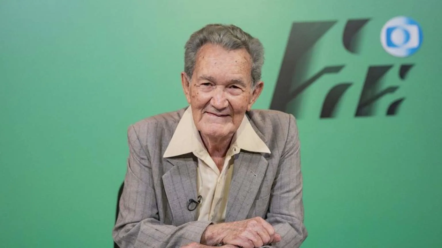 Léo Batista é diagnosticado com tumor no pâncreas e está internado na UTI