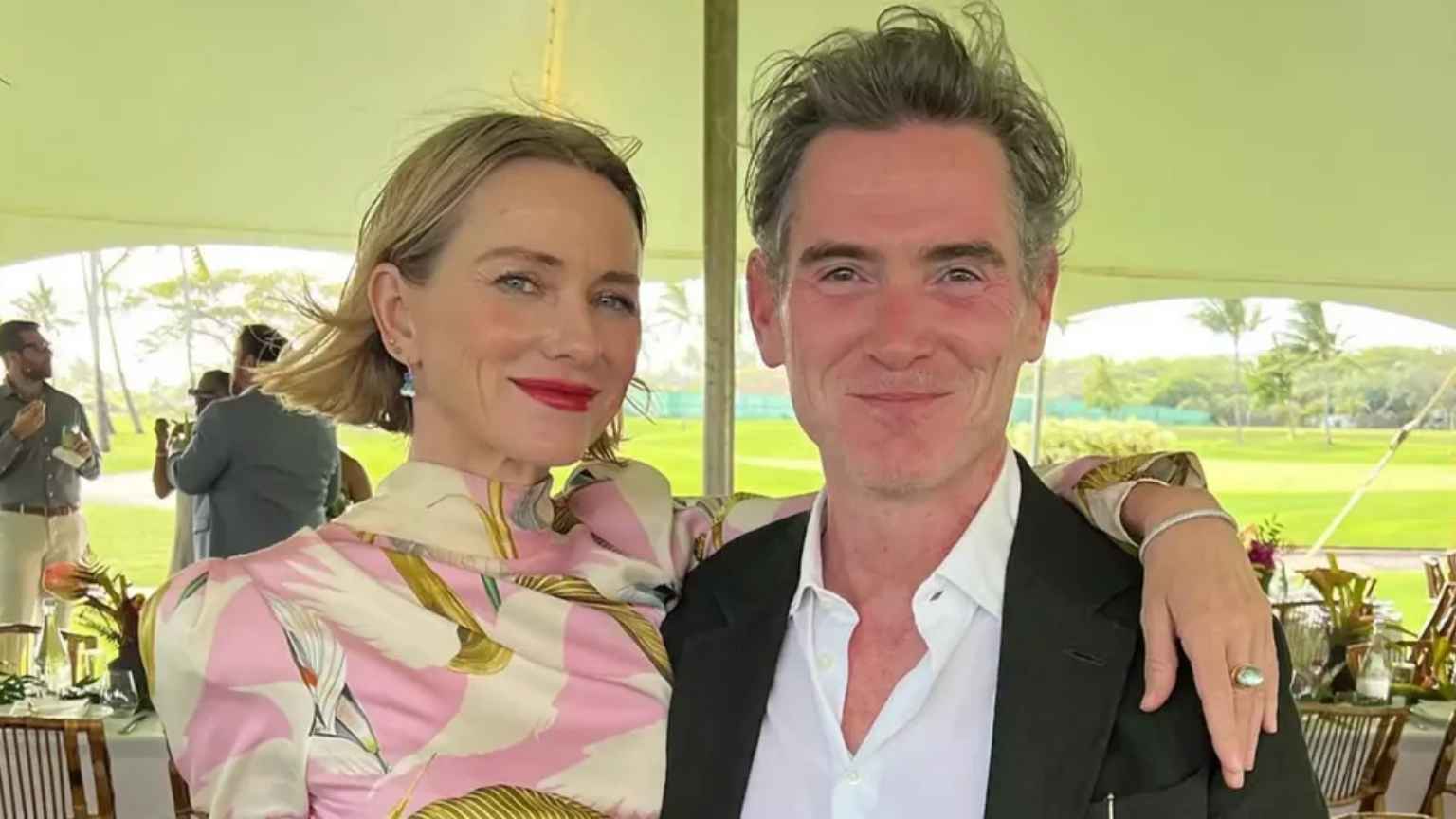 Naomi Watts abre o jogo sobre menopausa precoce: 'Me senti muito solitária e com medo'