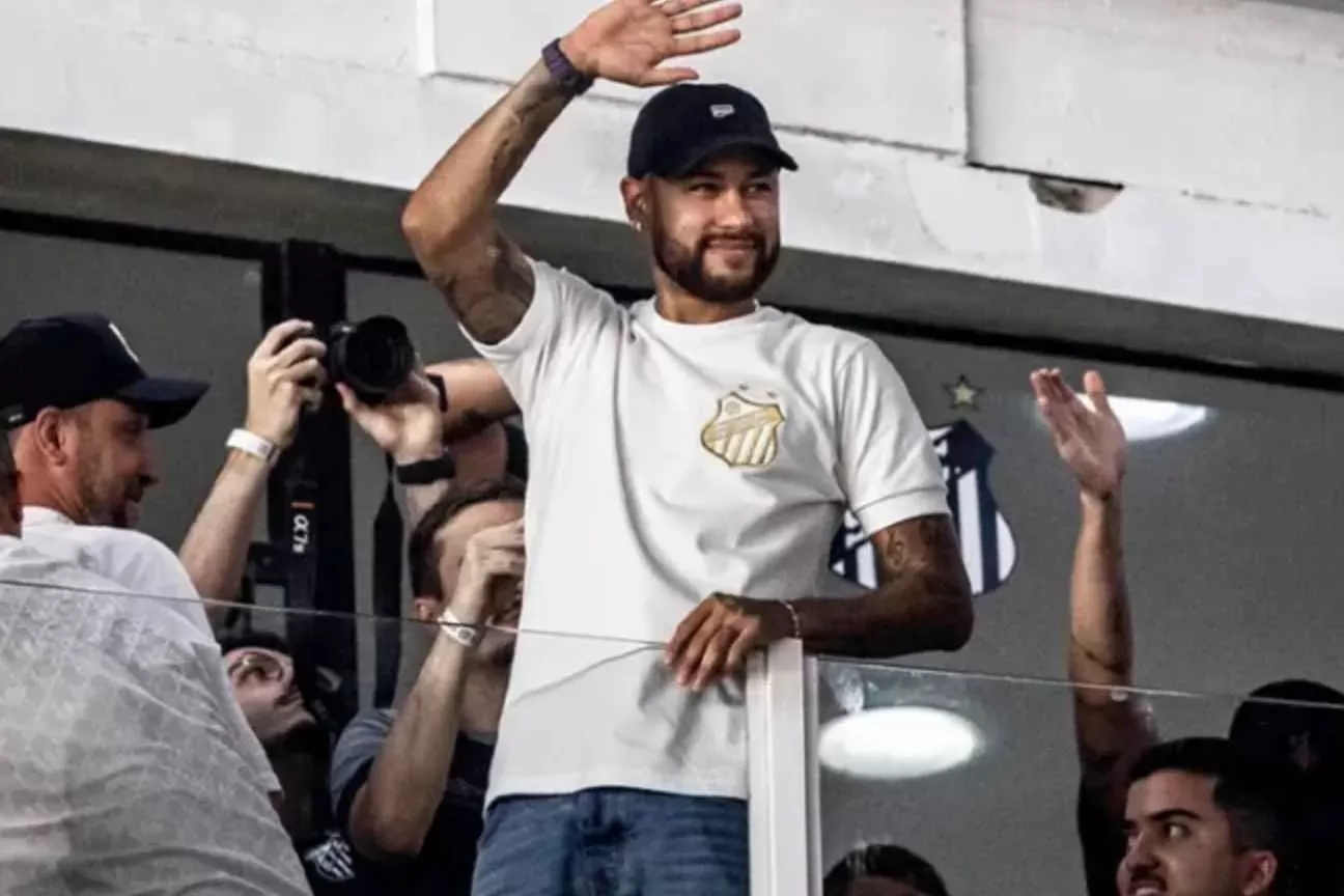 Neymar reflete sobre voltar ao futebol brasileiro