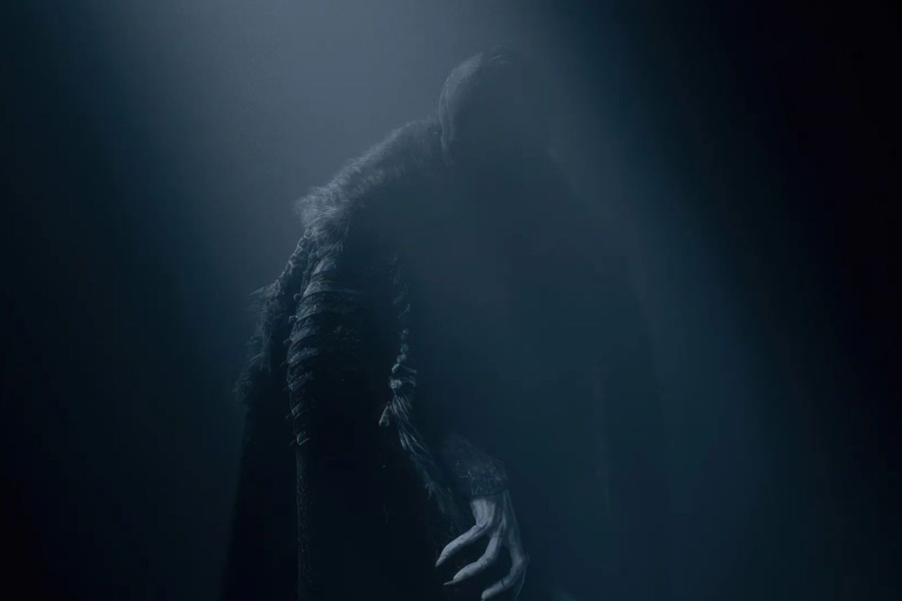 Transformação de Bill Skarsgård em Conde Orlok levava seis horas de maquiagem em Nosferatu