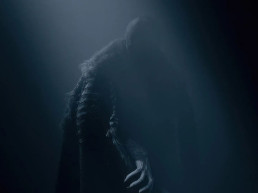Transformação de Bill Skarsgård em Conde Orlok levava seis horas de maquiagem em Nosferatu