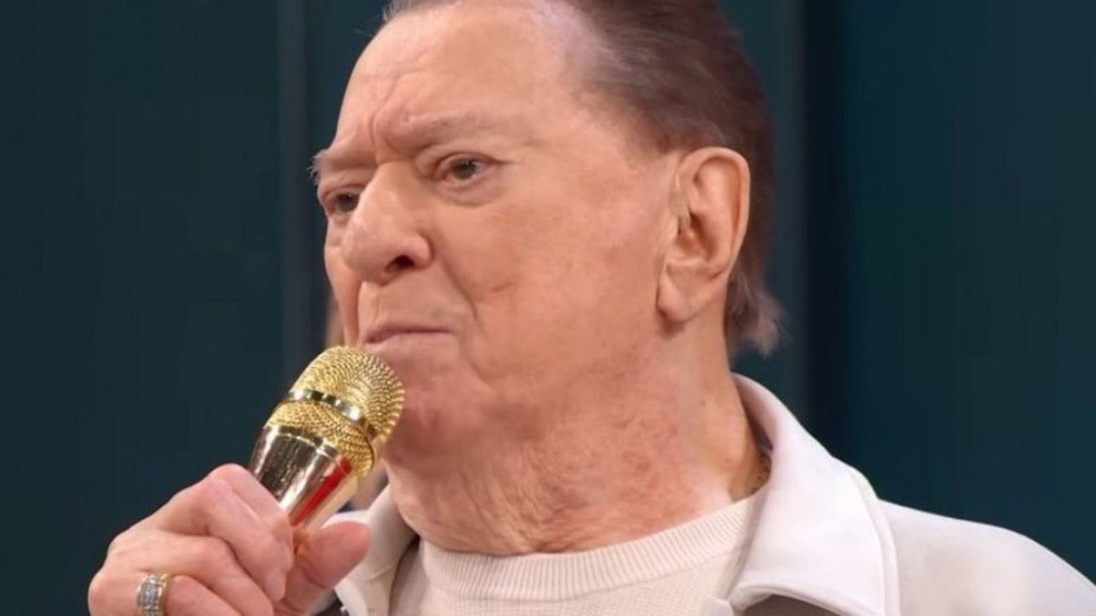 Raul Gil deixa o SBT e gera especulações sobre seu futuro na TV