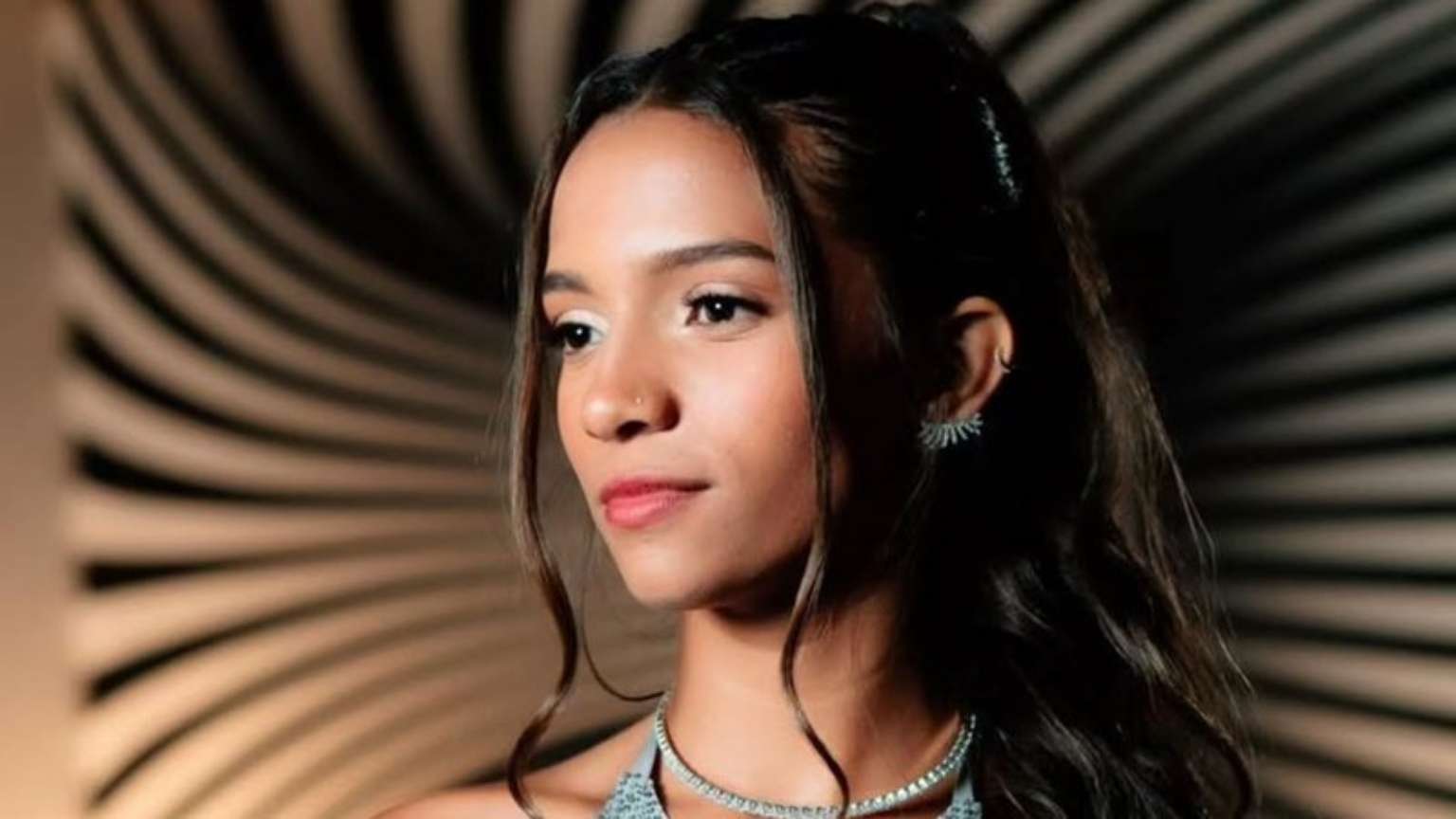 Rayssa Leal celebra 17 anos com festa luxuosa e volta à rotina escolar em Imperatriz