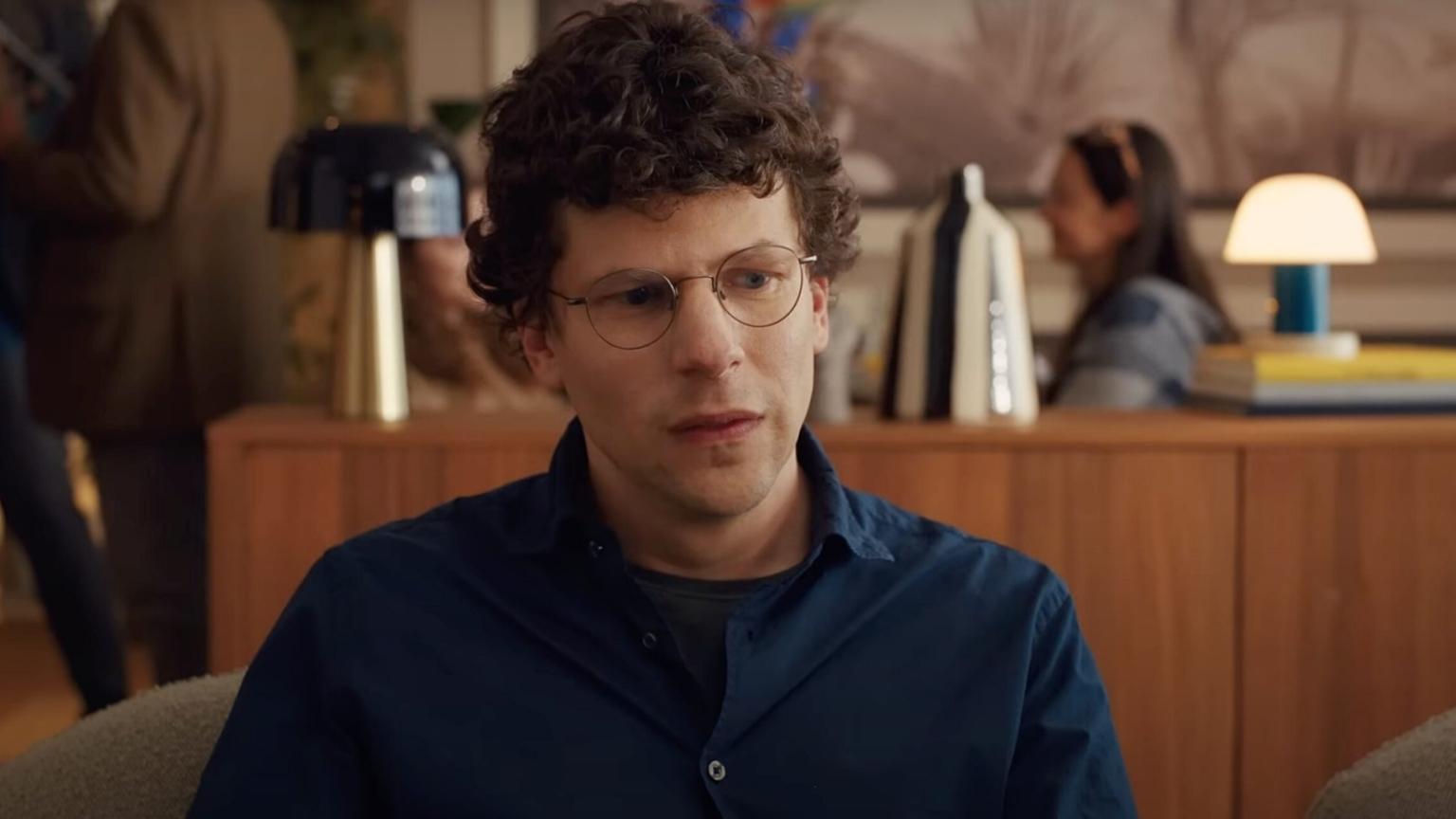 Jesse Eisenberg vence o Globo de Ouro de Melhor Ator (Comédia)