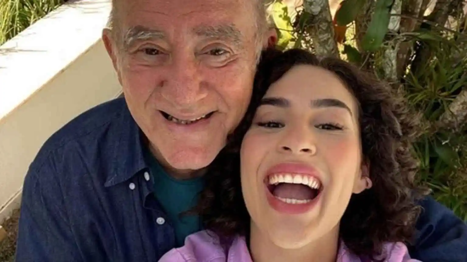 Conta de Lívian Aragão no Instagram é hackeada e criminosos divulgam fake news sobre Renato Aragão