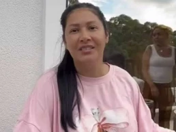 Simaria reaparece nas redes sociais e surpreende fãs com visual natural
