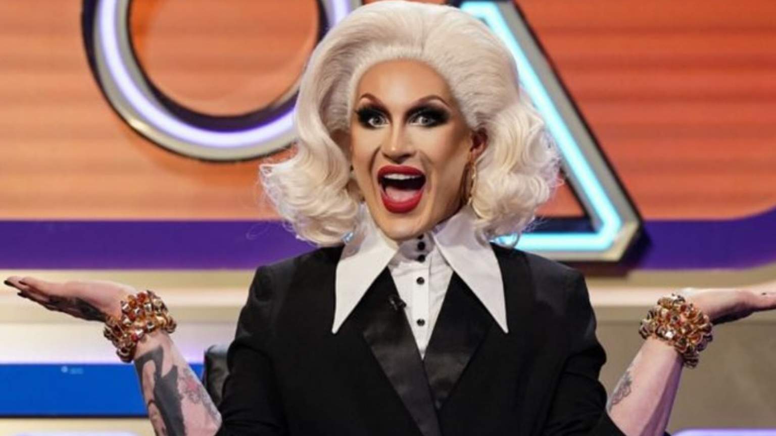 Homenagens e comoção marcam a morte de James Lee Williams, drag queen The Vivienne de RuPaul's