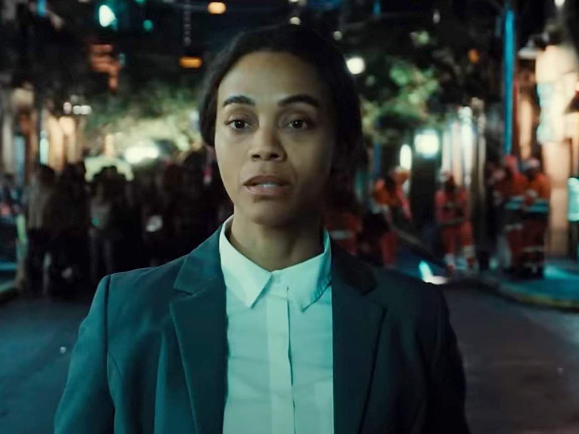 Zoe Saldaña se emociona ao vencer Globo de Ouro por Emilia Pérez