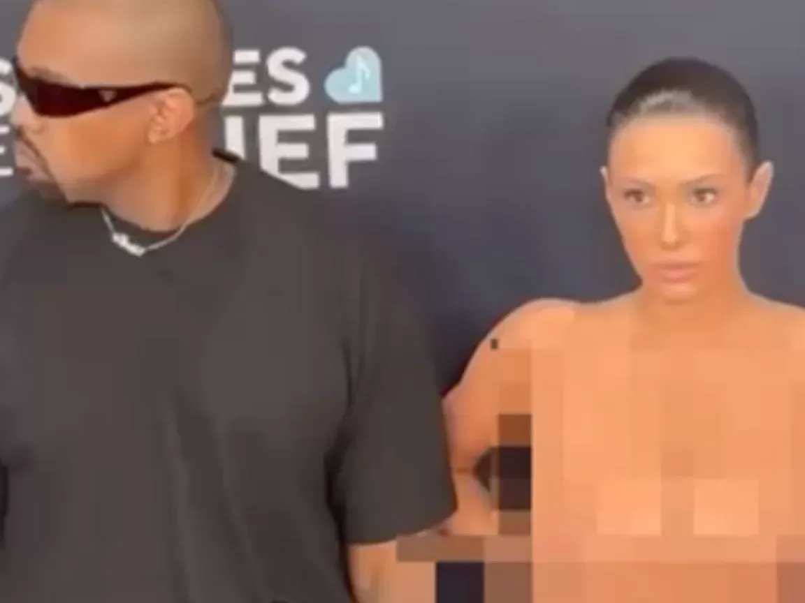 Bianca Censori vira referência estética e impulsiona busca por cirurgias plásticas