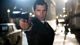 Teste de Henry Cavill para James Bond é divulgada e impressiona fãs