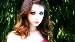 Michelle Trachtenberg enfrentava desafios antes de sua morte, revela amiga
