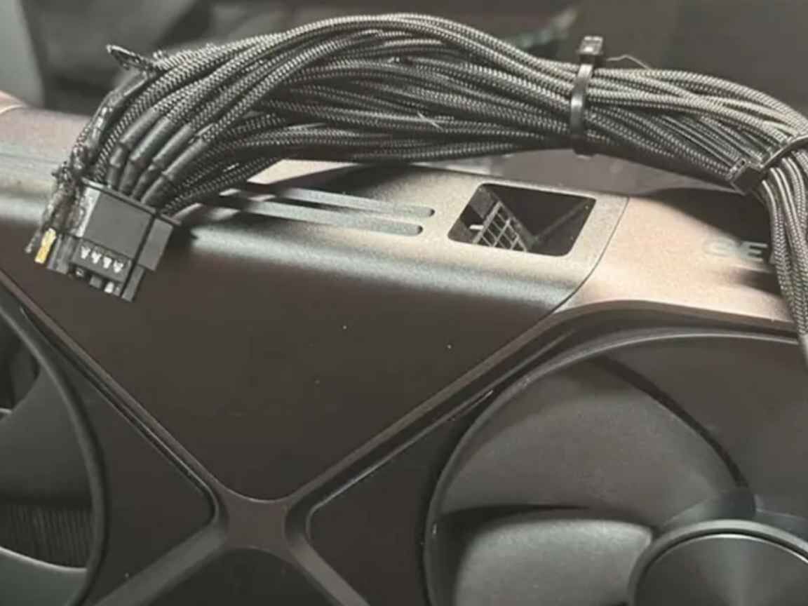 Usuários da RTX 5090 relatam conectores derretidos ao usar cabos de terceiros