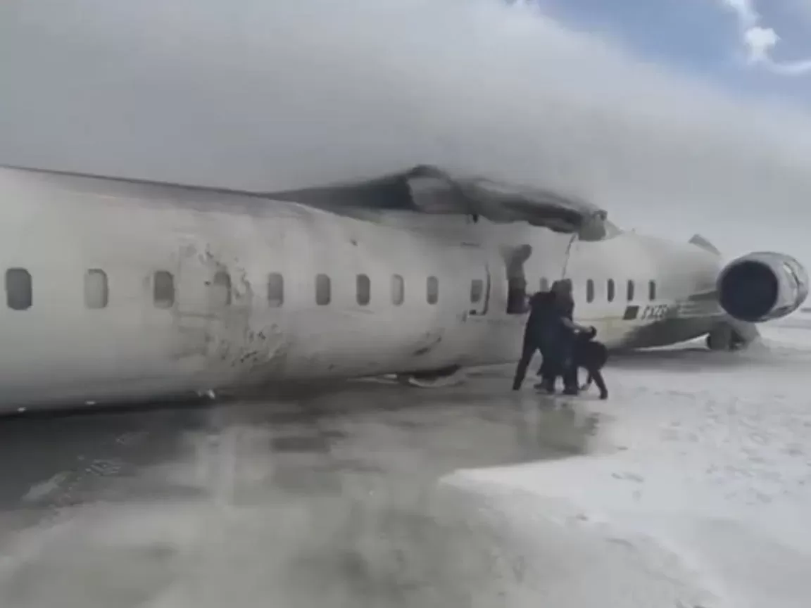 Avião da Delta Airlines sofre acidente e 'capota' no aeroporto de Toronto