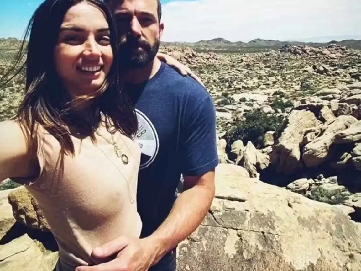 Ben Affleck estaria arrependido de ter terminado com Ana de Armas, diz fonte