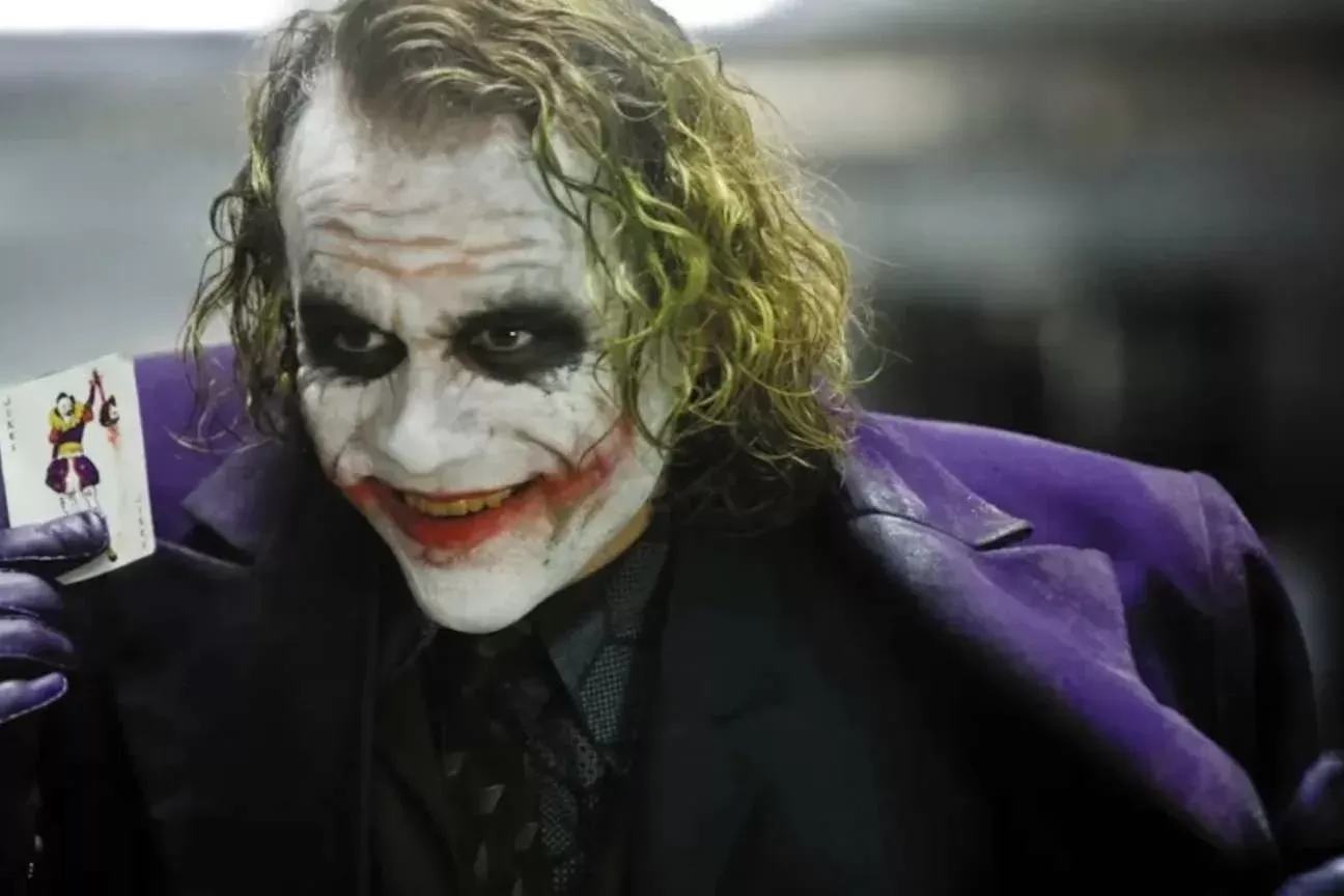 Michael Caine relembra atuação de Heath Ledger como Coringa: 