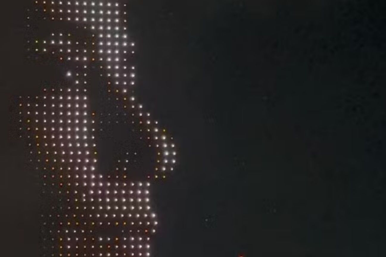 Fernanda Torres brilha no Oscar 2025 e recebe homenagem com drones no Carnaval de Salvador