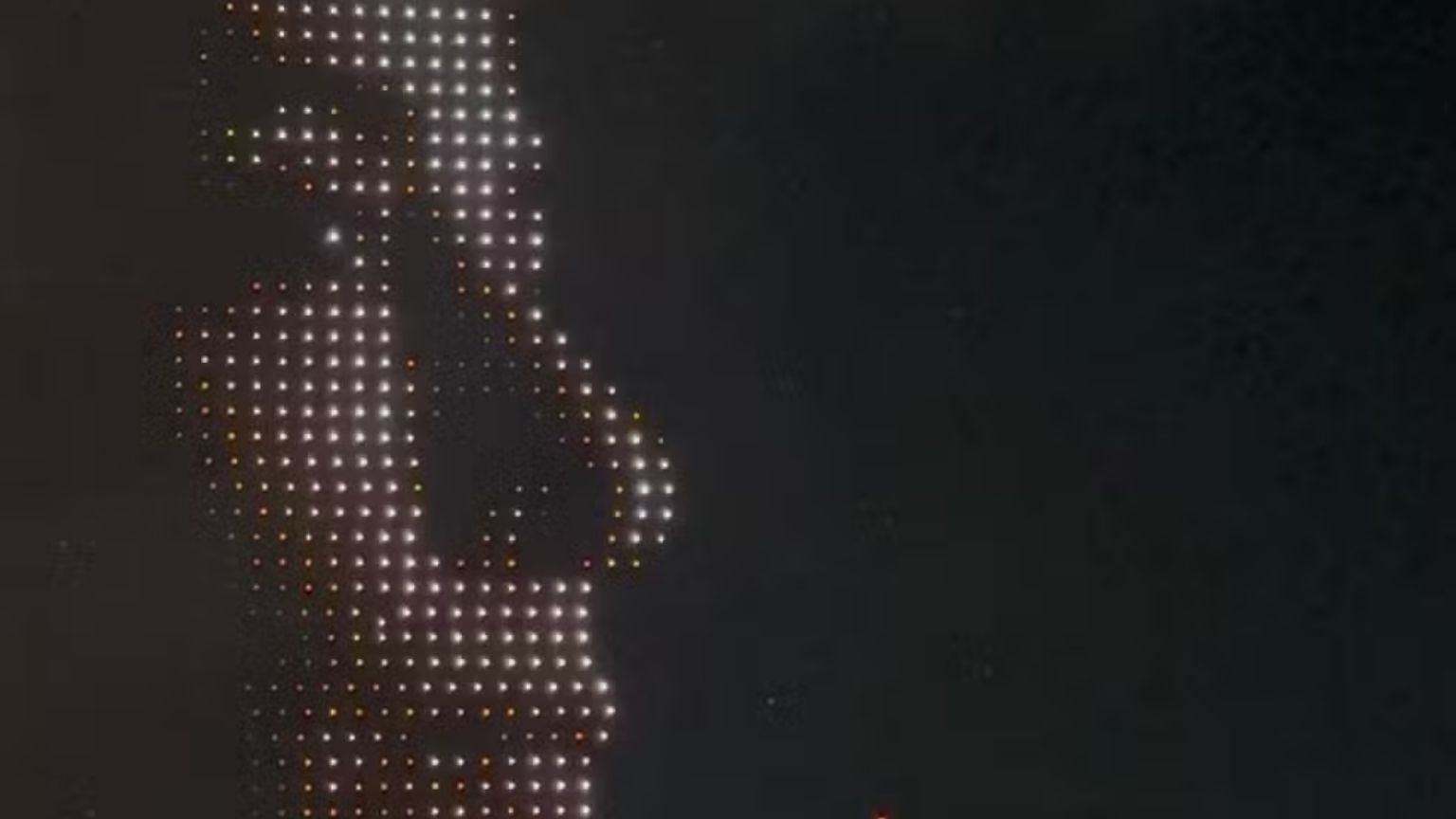 Fernanda Torres brilha no Oscar 2025 e recebe homenagem com drones no Carnaval de Salvador