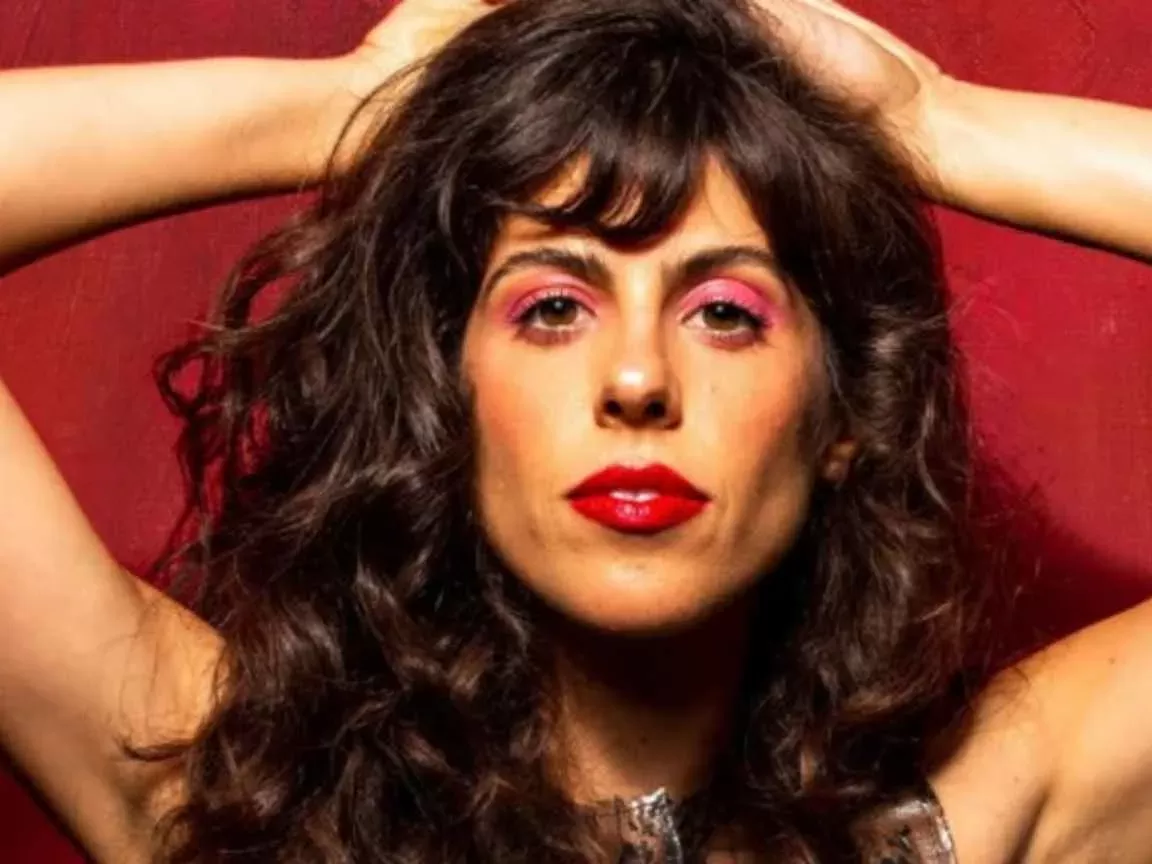 Cantora Luna França é baleada durante show no Carnaval de Olinda