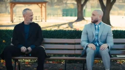 Chet Hanks, filho de Tom Hanks, lança clipe inspirado em Forrest Gump e recebe críticas