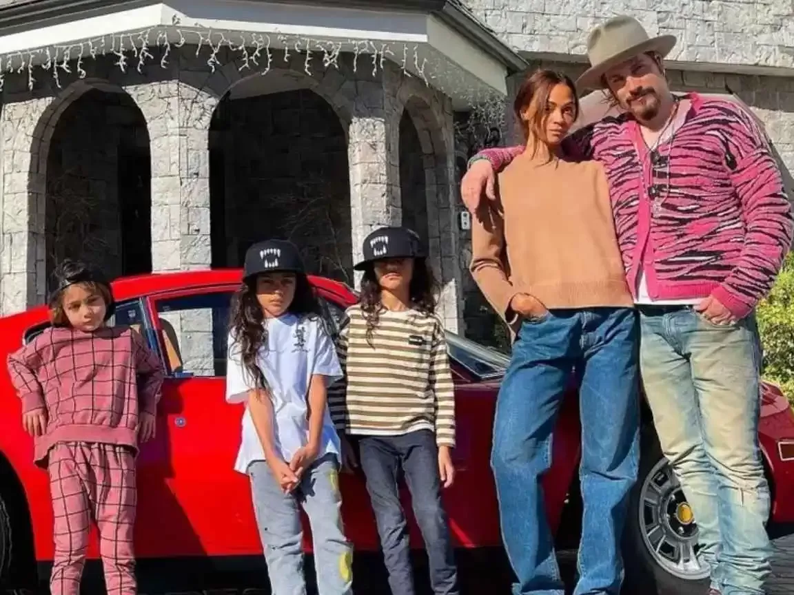Após vitória no Oscar, Zoe Saldaña anuncia pausa na carreira para focar na família