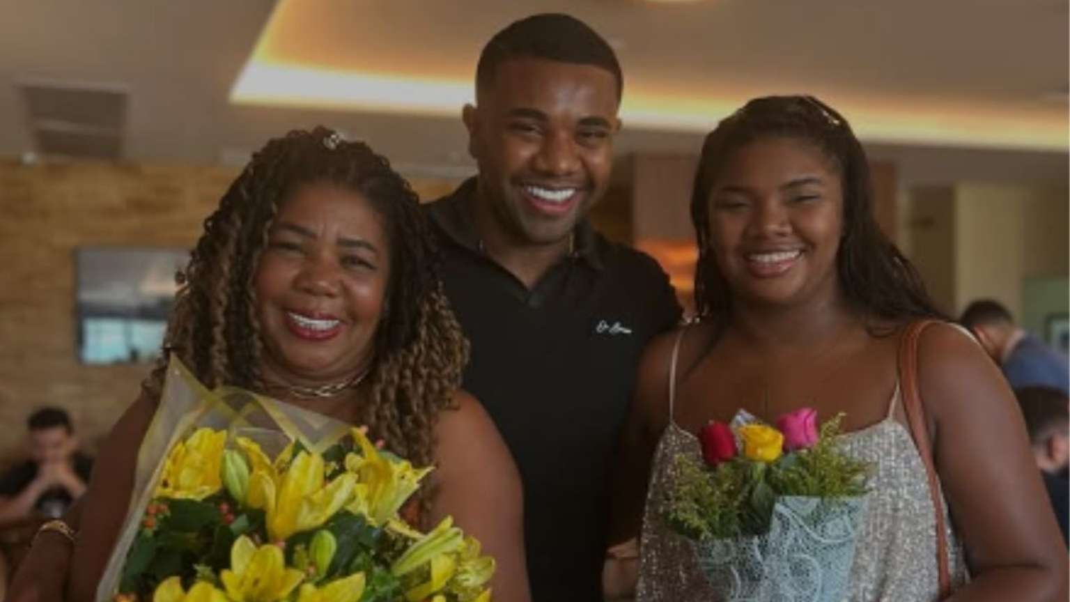 Mãe de Davi Brito comenta condução do filho à delegacia por suspeita de embriaguez: 'Está com a cabeça quente'