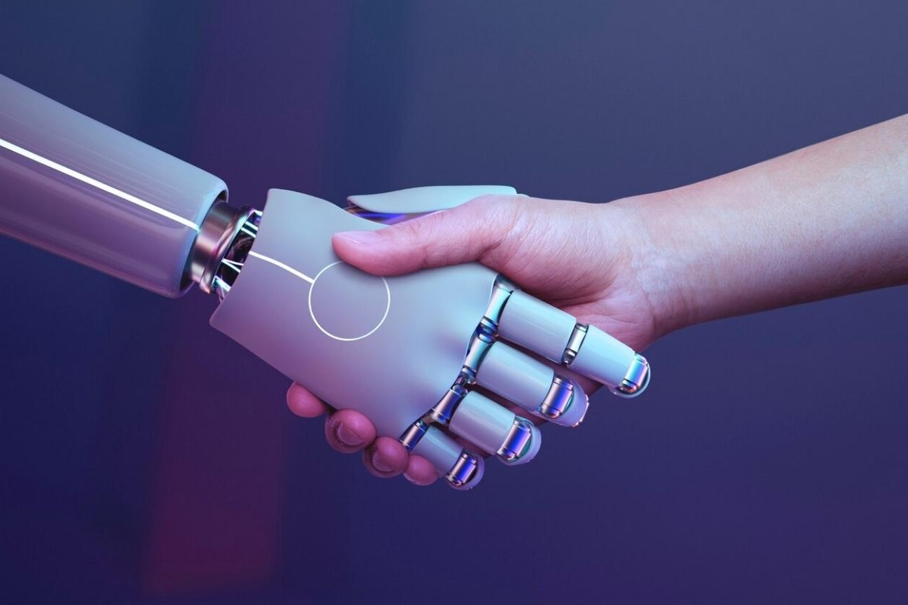 Geradores de voz de IA em marketing: como eles podem aumentar o envolvimento e a personalização